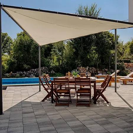 Modern With Pool, Whirpool In Quiet Area - By Traveler Tourist Agency Krk Id 2180 ヴィラ *