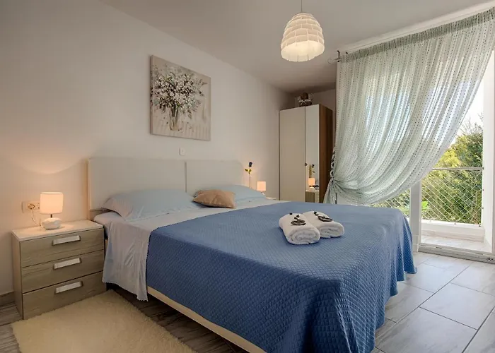 Modern With Pool, Whirpool In Quiet Area - By Traveler Tourist Agency Krk Id 2180 빌라