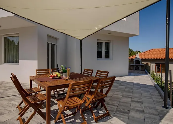 빌라 Modern With Pool, Whirpool In Quiet Area - By Traveler Tourist Agency Krk Id 2180 *