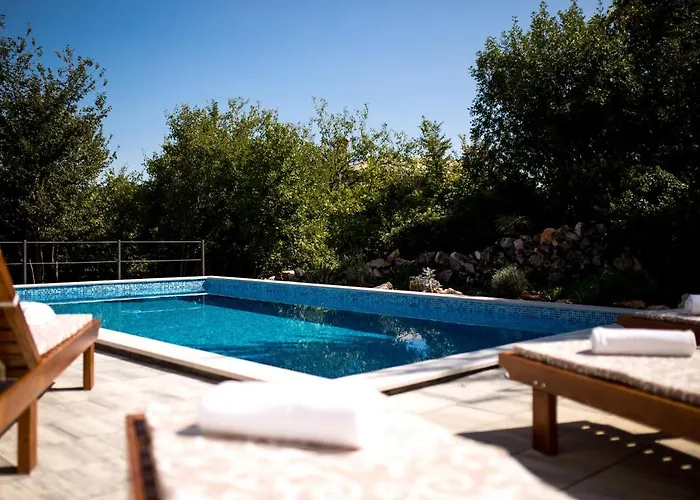 Modern With Pool, Whirpool In Quiet Area - By Traveler Tourist Agency Krk Id 2180 Gostinjac