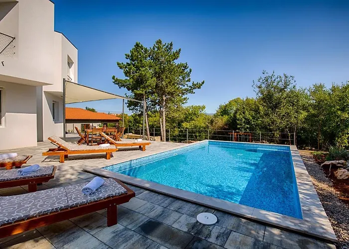 빌라 Modern With Pool, Whirpool In Quiet Area - By Traveler Tourist Agency Krk Id 2180 *