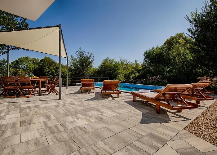 빌라 Modern With Pool, Whirpool In Quiet Area - By Traveler Tourist Agency Krk Id 2180 *