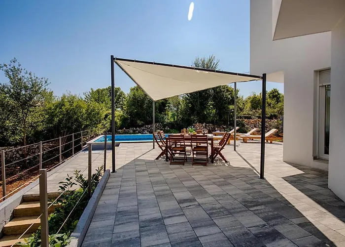 빌라 Modern With Pool, Whirpool In Quiet Area - By Traveler Tourist Agency Krk Id 2180 Gostinjac