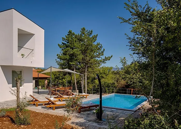 Modern With Pool, Whirpool In Quiet Area - By Traveler Tourist Agency Krk Id 2180