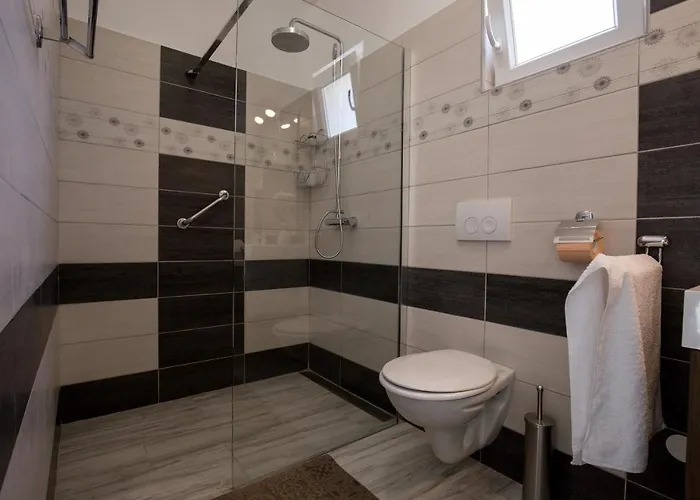 Modern With Pool, Whirpool In Quiet Area - By Traveler Tourist Agency Krk Id 2180 빌라 Gostinjac