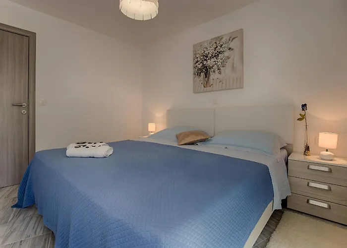 Modern With Pool, Whirpool In Quiet Area - By Traveler Tourist Agency Krk Id 2180 빌라 Gostinjac