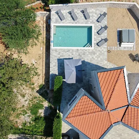 Modern With Heated Pool, Whirpool In Quiet Area - By Traveler Tourist Agency Krk Id 2180 Willa Gostinjac