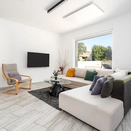 Modern With Heated Pool, Whirpool In Quiet Area - By Traveler Tourist Agency Krk Id 2180 * Gostinjac