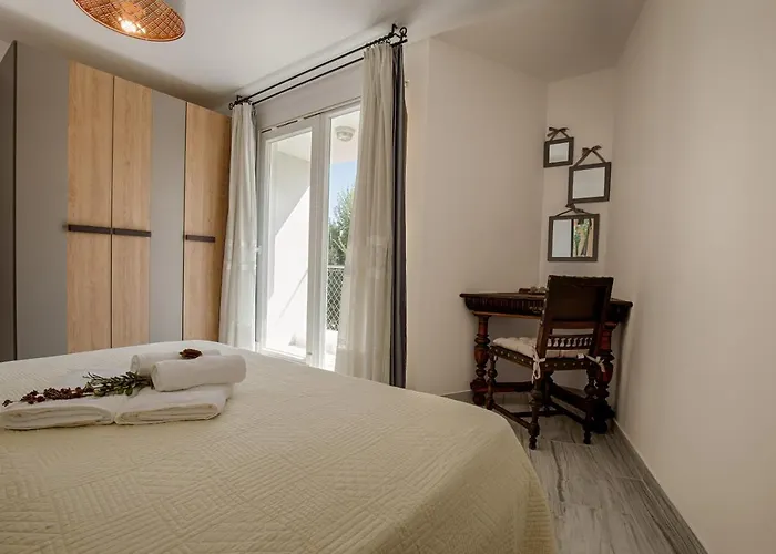 Modern With Pool, Whirpool In Quiet Area - By Traveler Tourist Agency Krk Id 2180 Villa