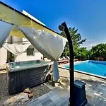 Willa Modern With Pool, Whirpool In Quiet Area - By Traveler Tourist Agency Krk Id 2180 Gostinjac