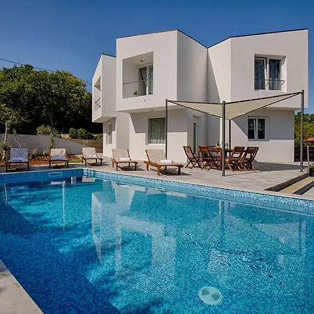 Modern With Pool, Whirpool In Quiet Area - By Traveler Tourist Agency Krk Id 2180 Villa *